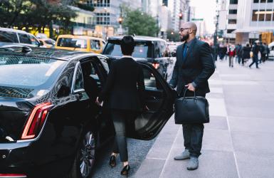 न्यू योर्क सिटीमा हजारौं ड्राइभर कटौति गर्ने उबरको धम्की