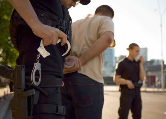 अपरेशन टेक ब्याक अमेरिकाः एक सातामा ८४० आप्रवासीलाई आपराधिक अभियोग